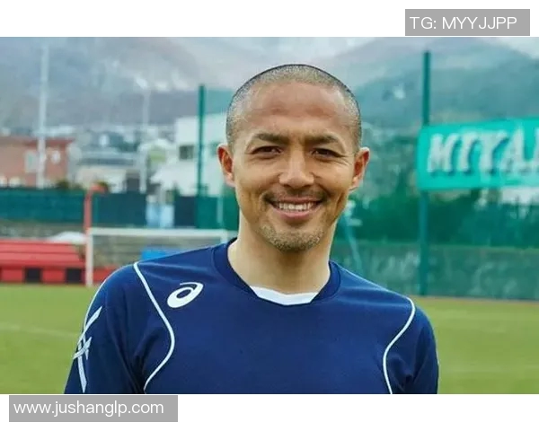 日本足球传奇明星的辉煌历程与影响力探讨